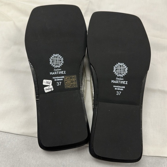 Martinez Black and Silver Sandals Sz 7 - Picture 4 of 5